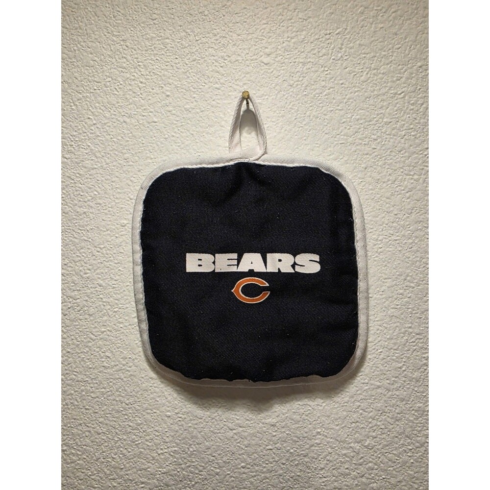 Officially Licensed NFL Team The Bears Pot Holder Football